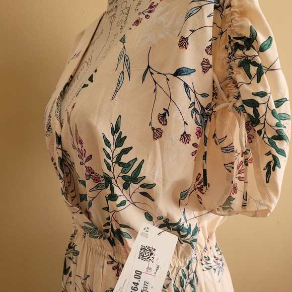 Peyton & Parker Women's Floral V-Neck Dress! - Picture 4 of 6